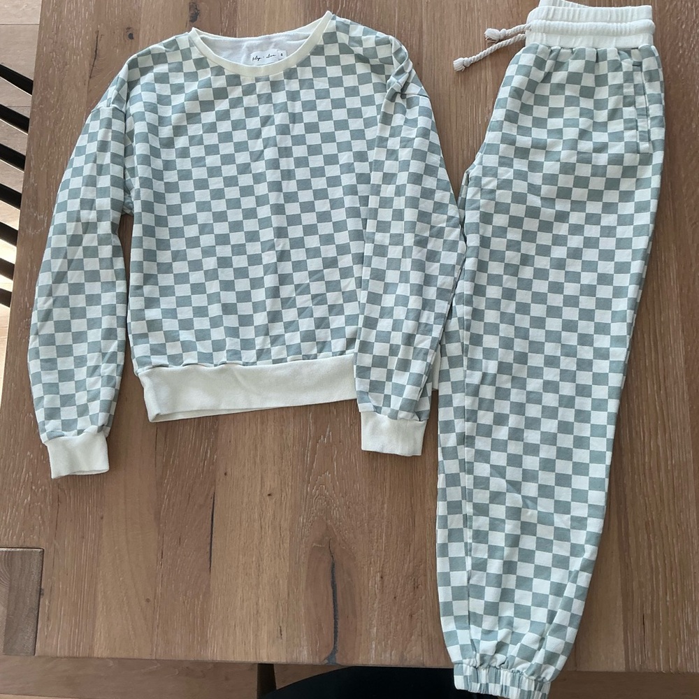 Women's Checkered Lounge Set - Cream and Gray